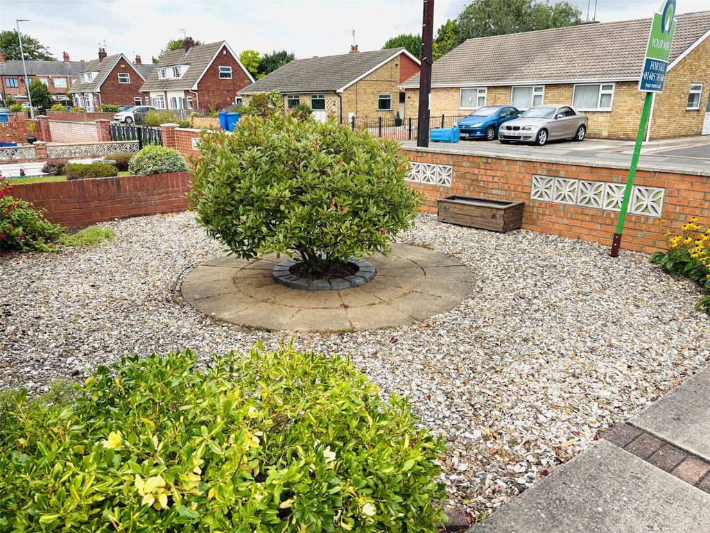 Property photo 3 of 4 Front Garden