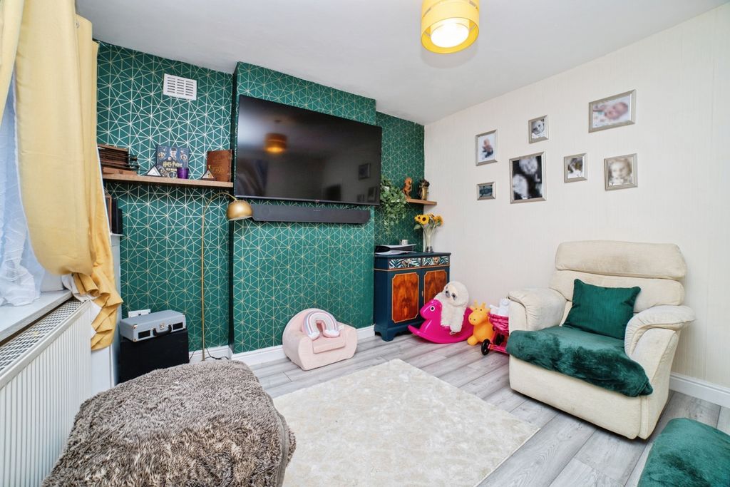 Property photo 3 of 19 Pbox-Img.Jpg