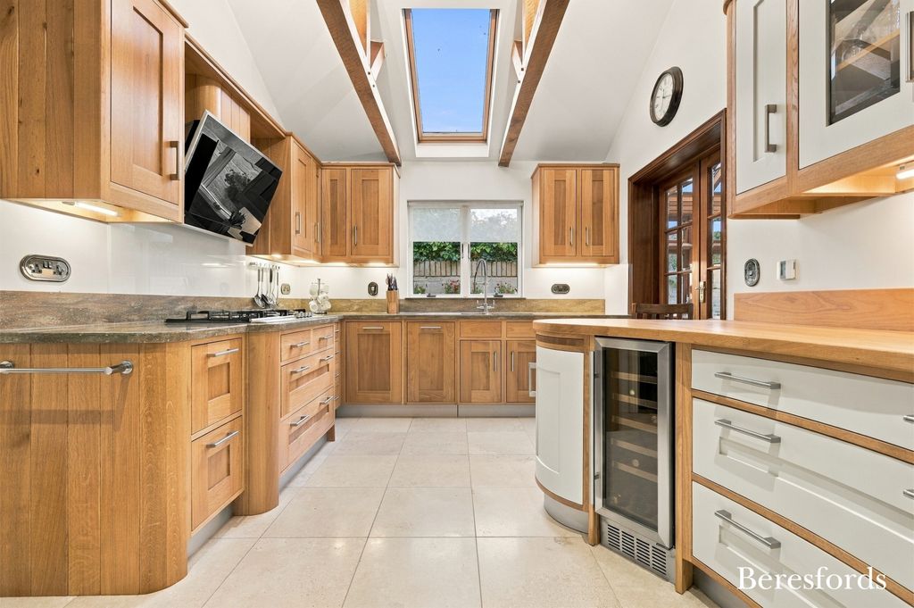 Property photo 2 of 41 Picture No. 01