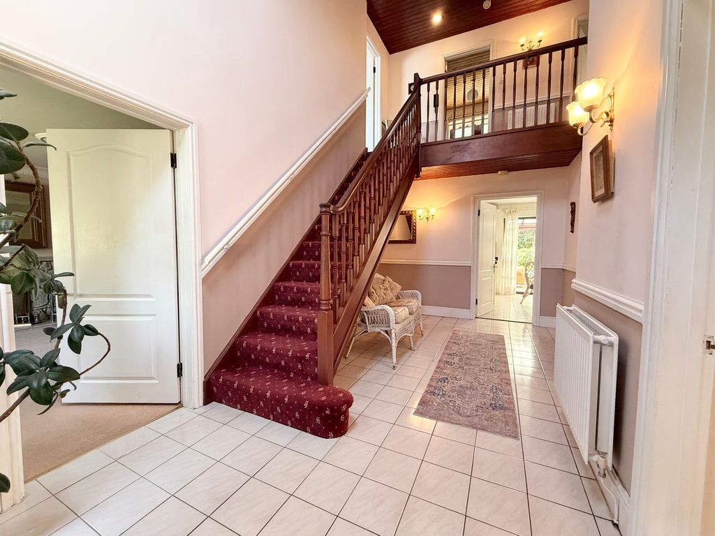 Property photo 3 of 27