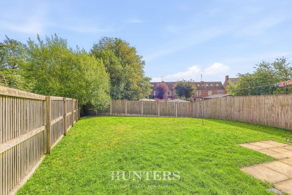 Property photo 2 of 20 Woburn Green (18).Jpg