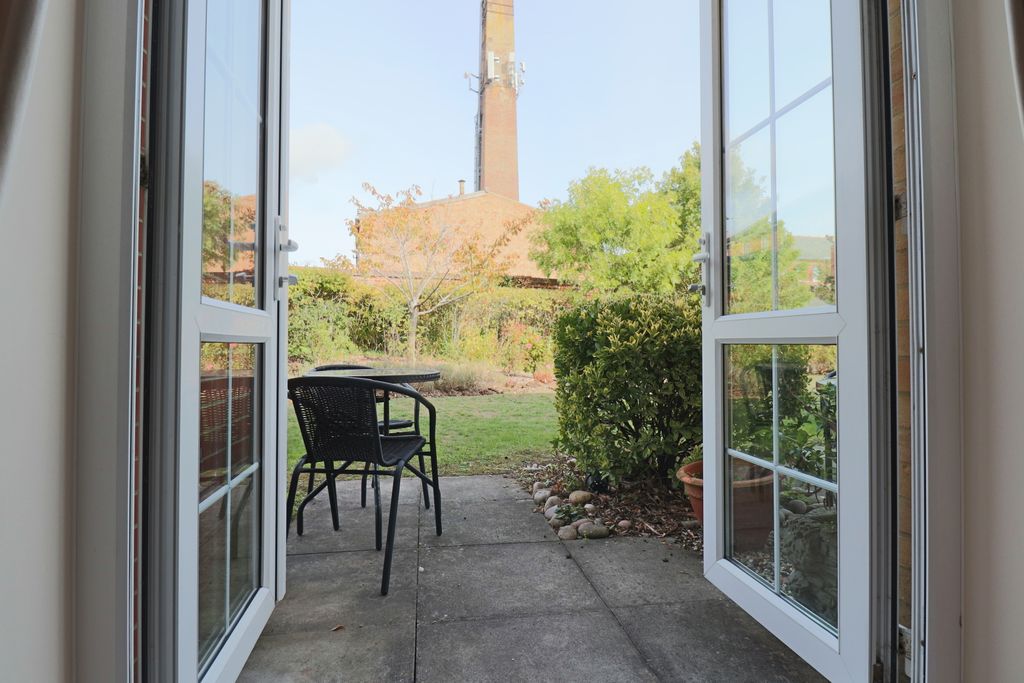 Property photo 2 of 11 Picture No. 14
