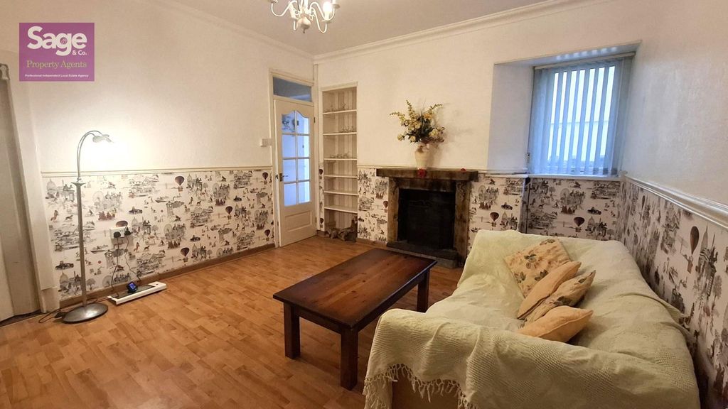 Property photo 2 of 18