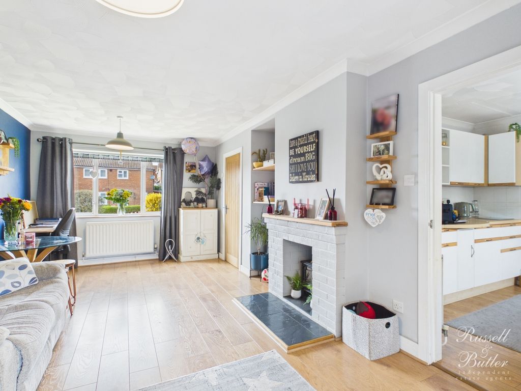 Property photo 3 of 10 Cam01995G0-Pr0425-Still004