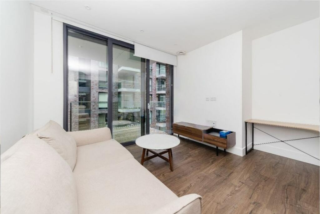 Property photo 2 of 8