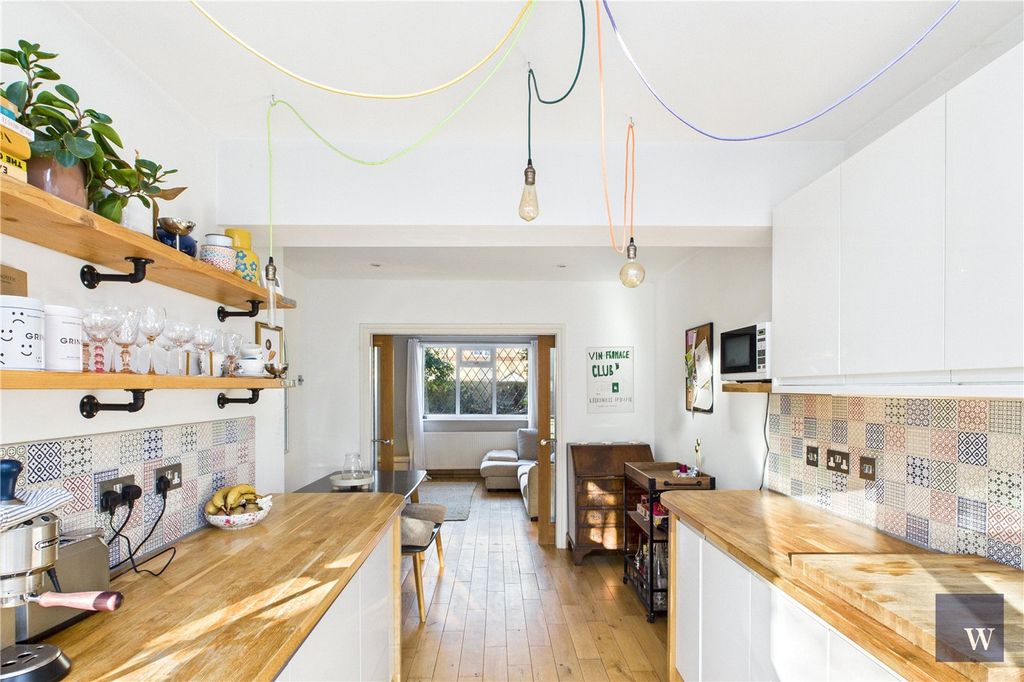 Property photo 3 of 16 Picture No. 06