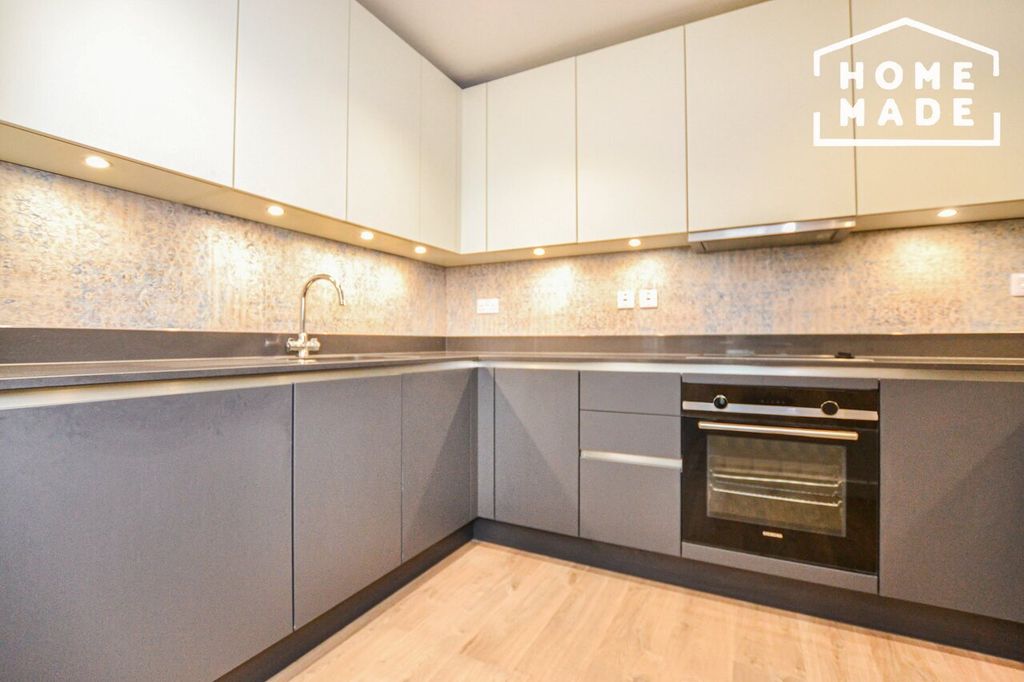 Property photo 3 of 9 E7Db1E6821Cec2F4Efdea7E03640