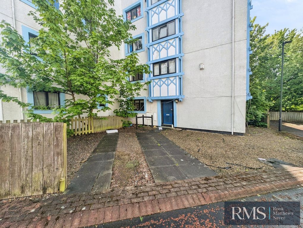 Property photo 1 of 7 Photo 8