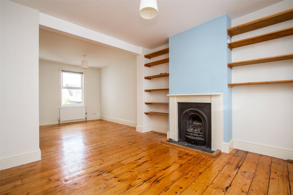 Property photo 3 of 19 Picture No. 30