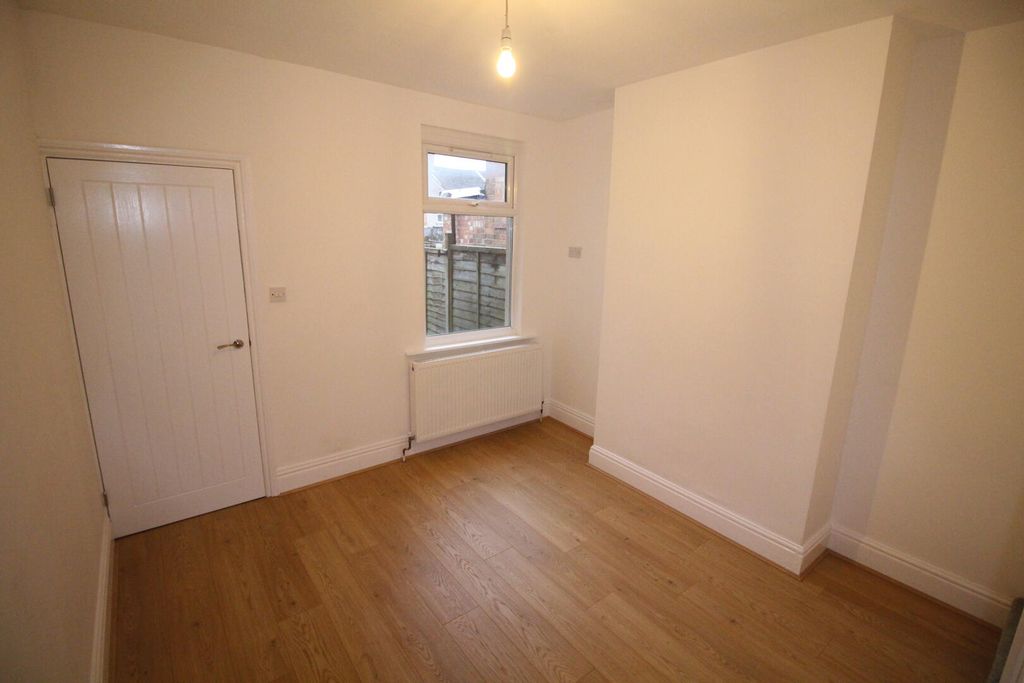 Property photo 3 of 8 Dining Room