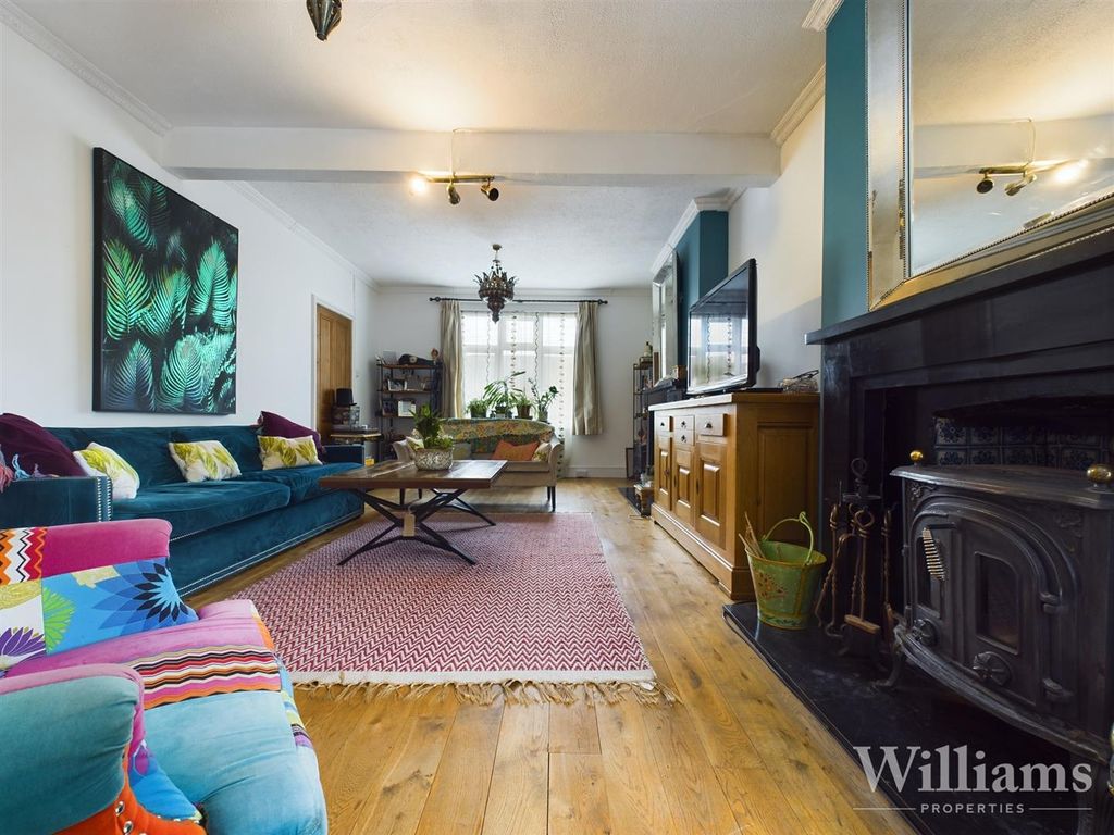Property photo 3 of 37 Cam02962G0-Pr0187-Still030.Jpg