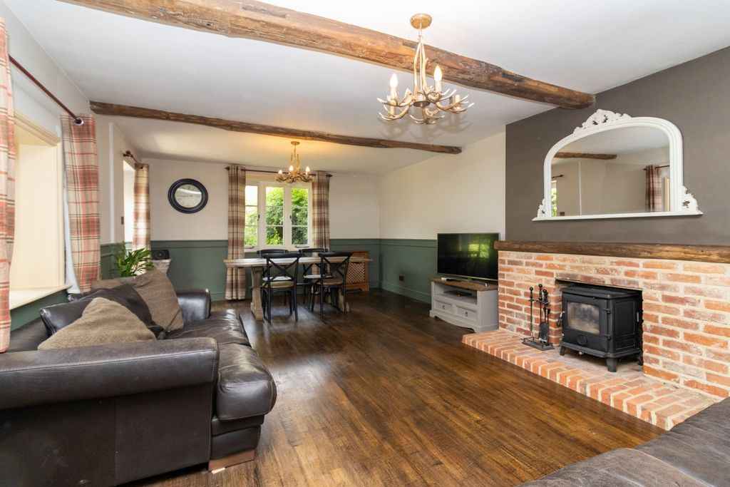 Property photo 2 of 37 Img_4607