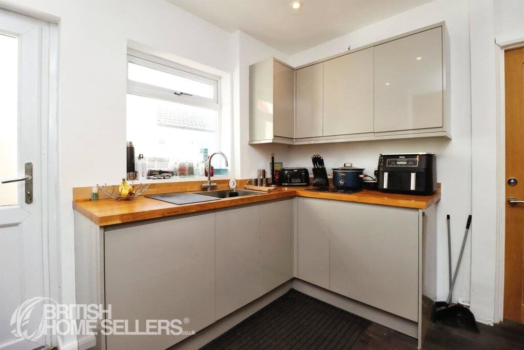 Property photo 3 of 17 Picture No. 12