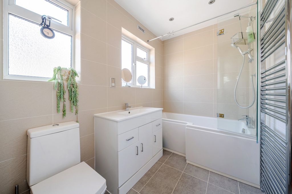 Property photo 3 of 16 1496718-10-6A68A2...