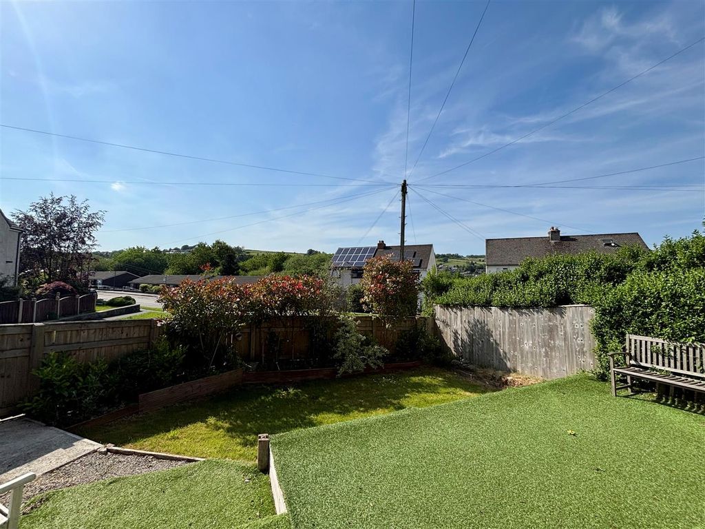 Property photo 2 of 21
