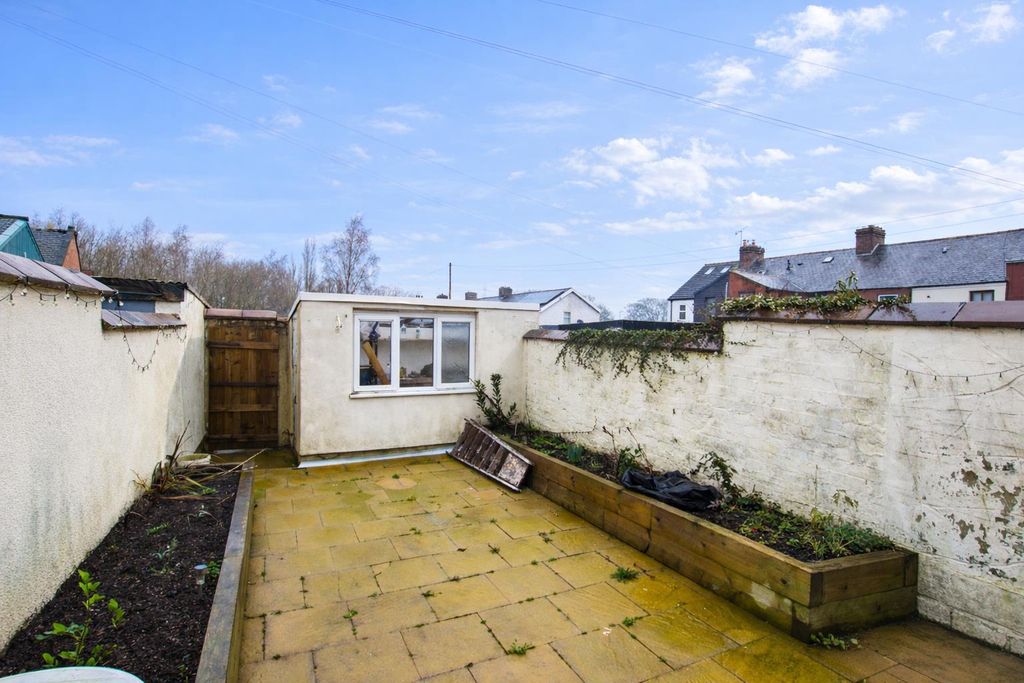 Property photo 3 of 8