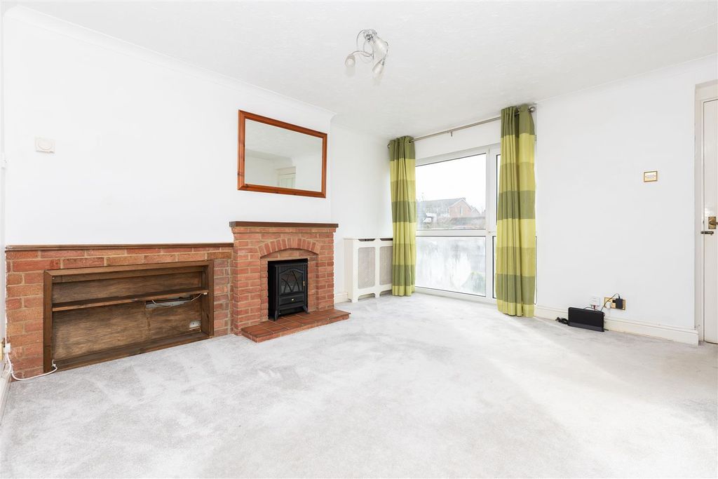 Property photo 2 of 22 Lounge