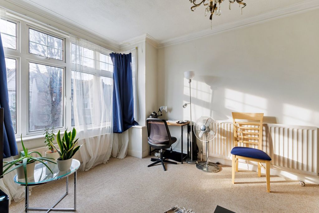 Property photo 3 of 9