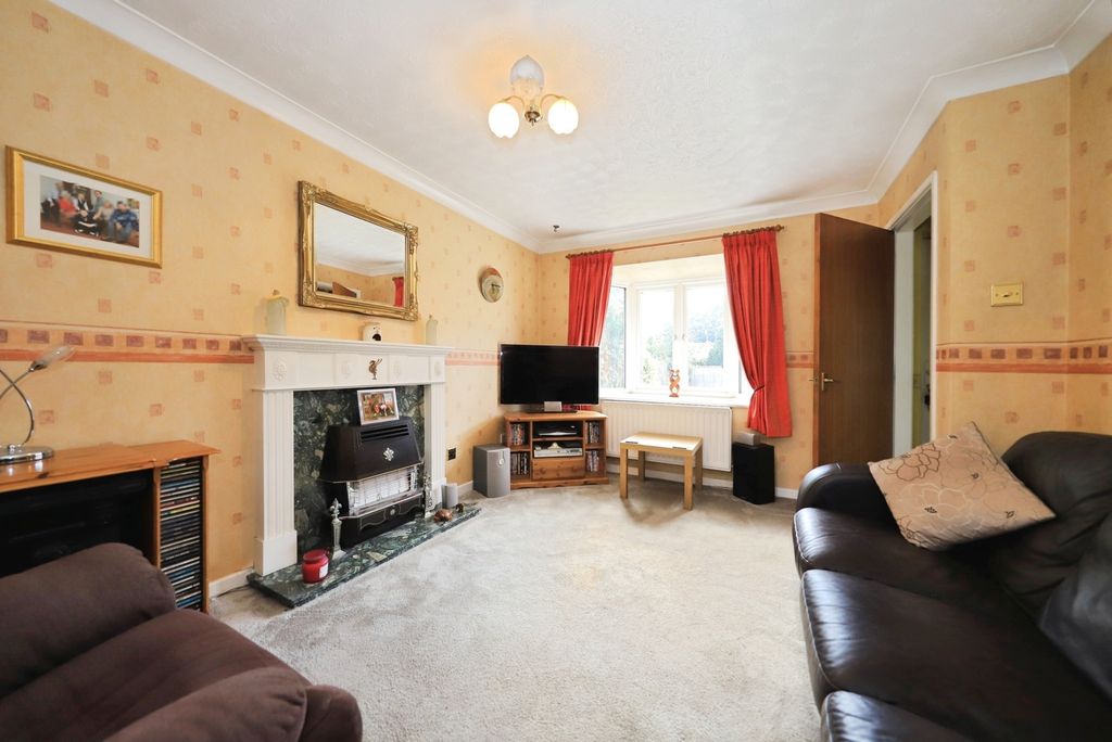 Property photo 3 of 17 Photo