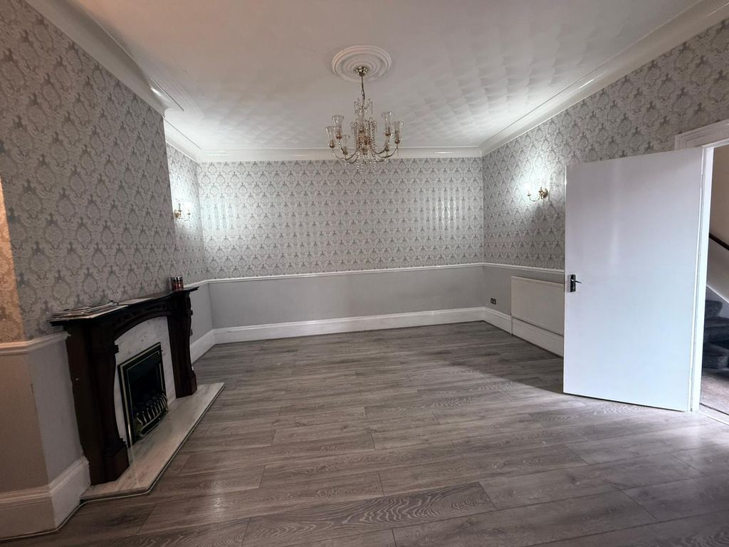 Property photo 2 of 14 Gallery