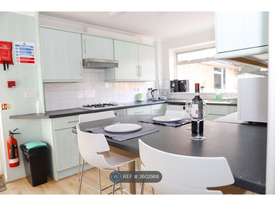 Property photo 3 of 6 Communal Kitchen