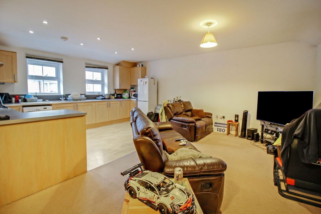 Property photo 3 of 8