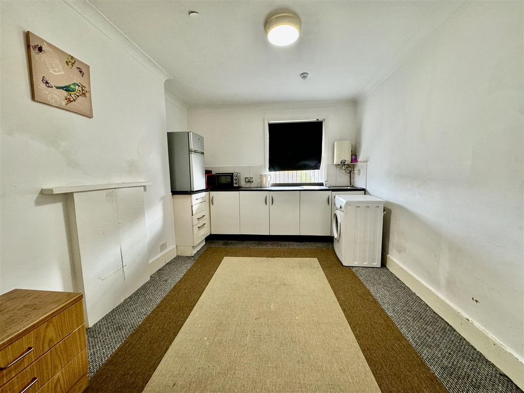 Property photo 2 of 5 Tempimageorvhe5.Jpg