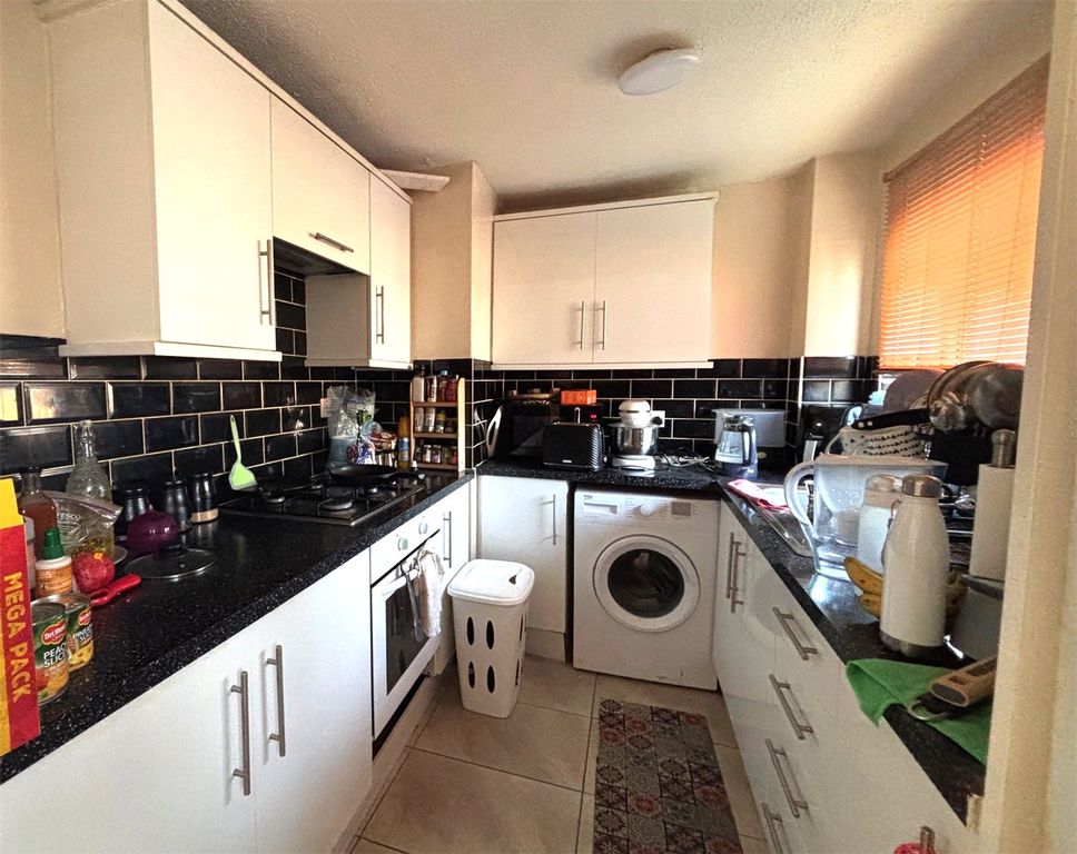 Property photo 2 of 9 Picture No. 10