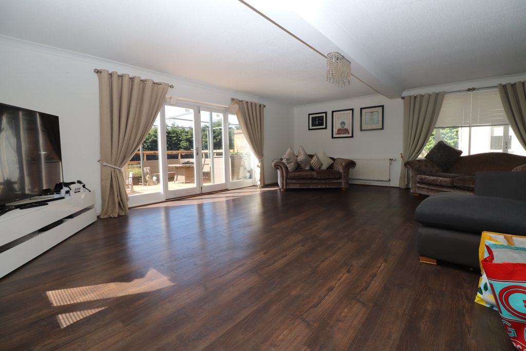 Property photo 2 of 11