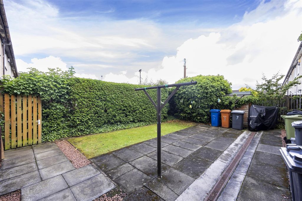 Property photo 3 of 11 3_Doon_Place__Kirkintilloch_003.Jpg