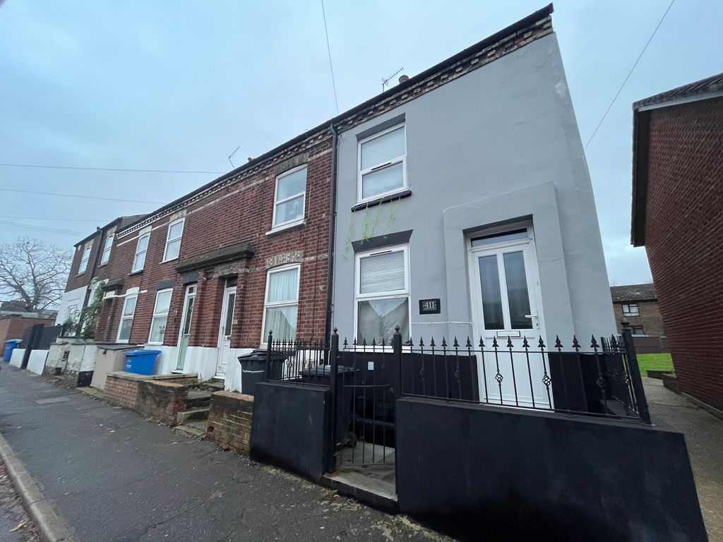 Property photo 1 of 8