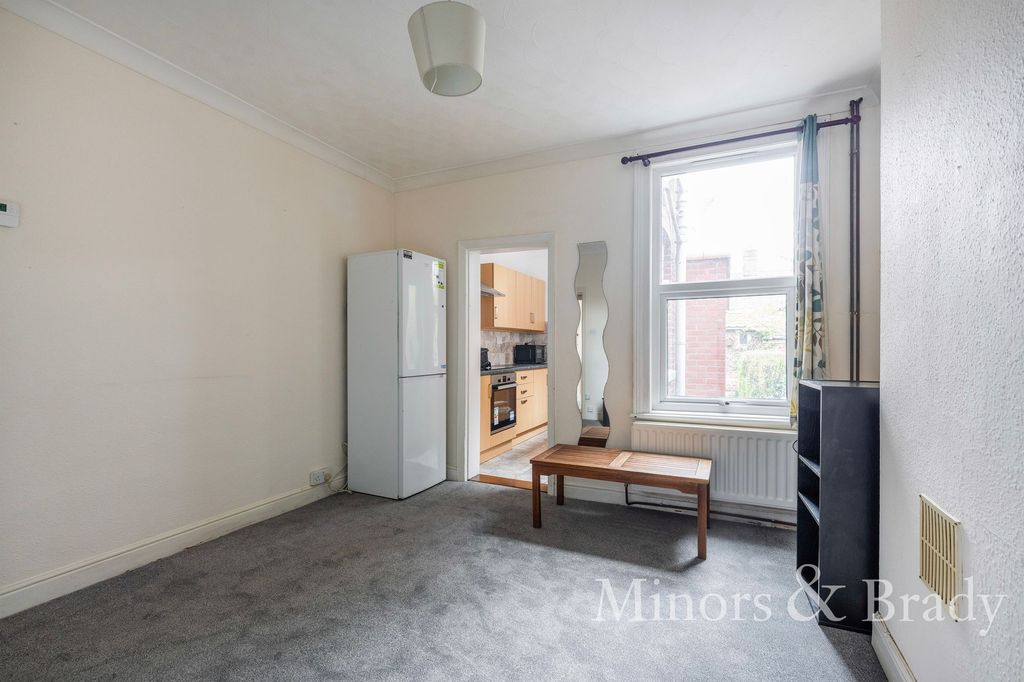 Property photo 3 of 20