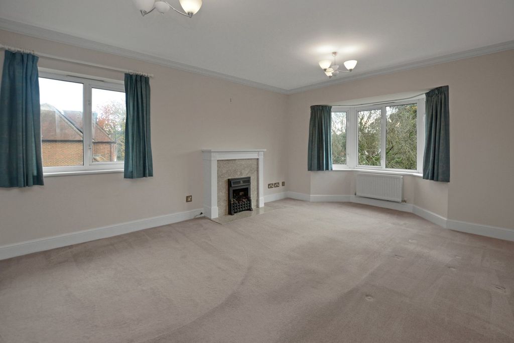 Property photo 3 of 9