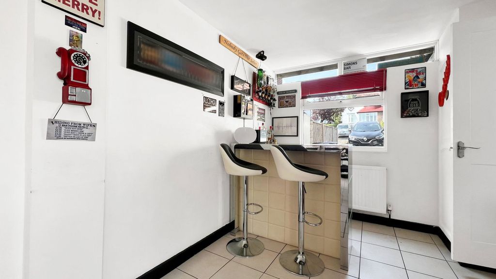 Property photo 3 of 23