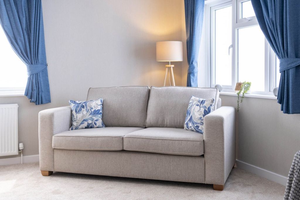 Property photo 2 of 9