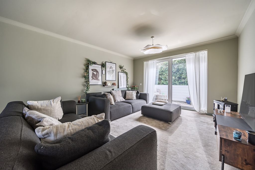 Property photo 3 of 12