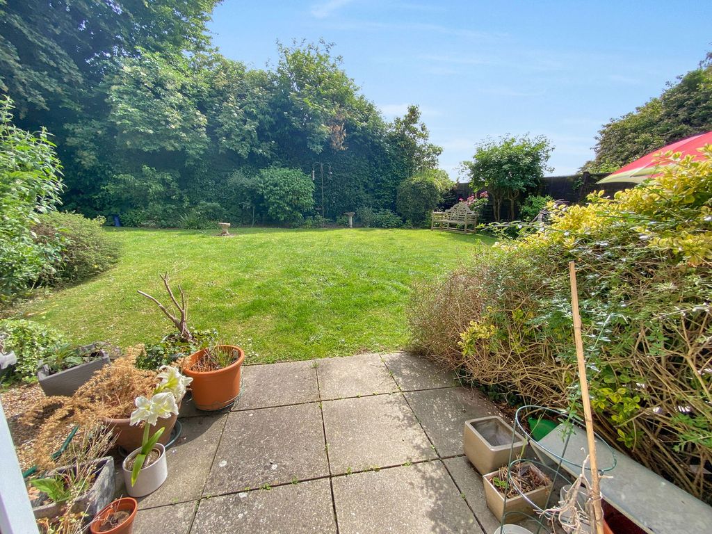 Property photo 3 of 12