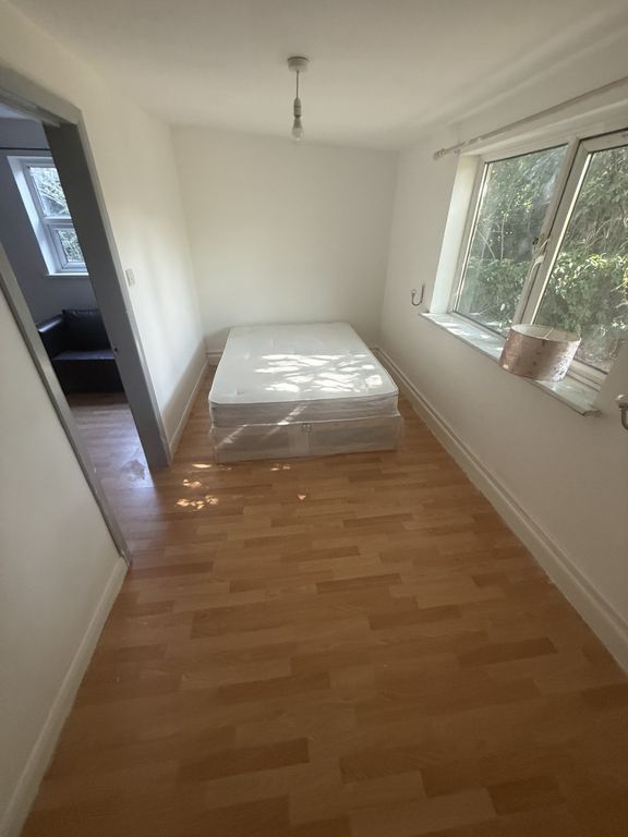 Property photo 2 of 3