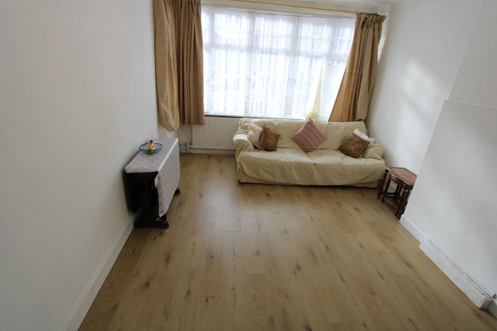 Property photo 3 of 18