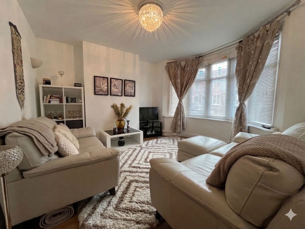 Property photo 2 of 11 5007753