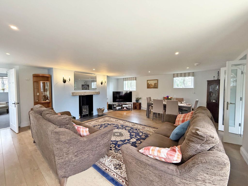 Property photo 2 of 17 Photo 2