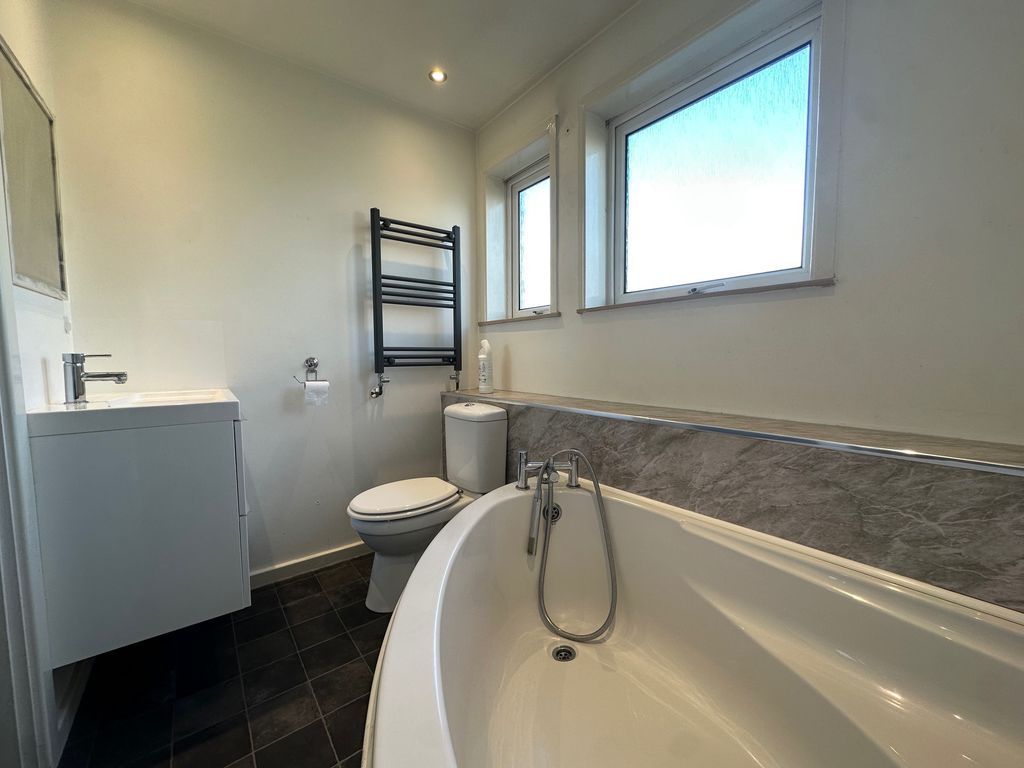 Property photo 2 of 8 Photo 2