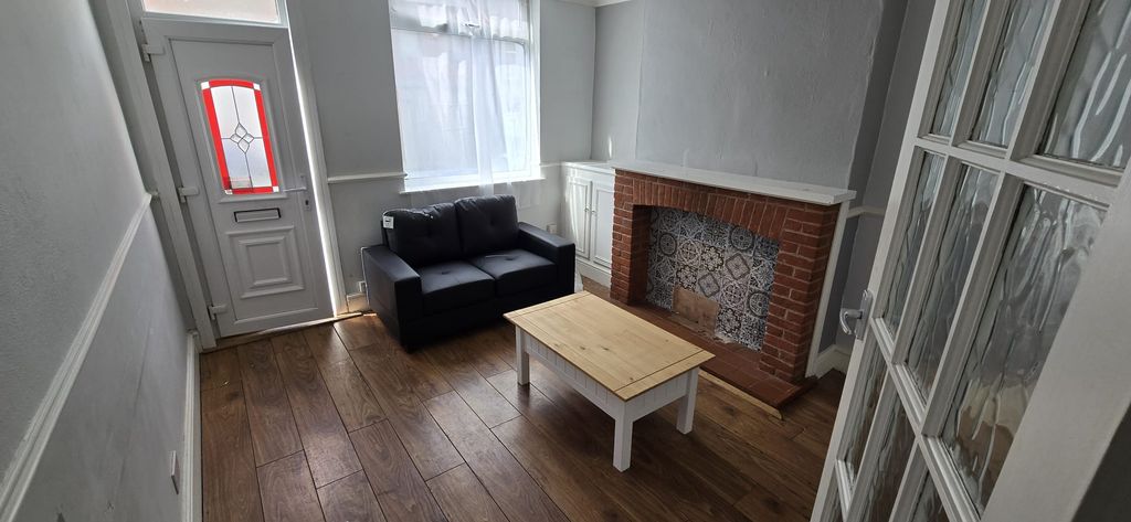 Property photo 3 of 11 Photo 2