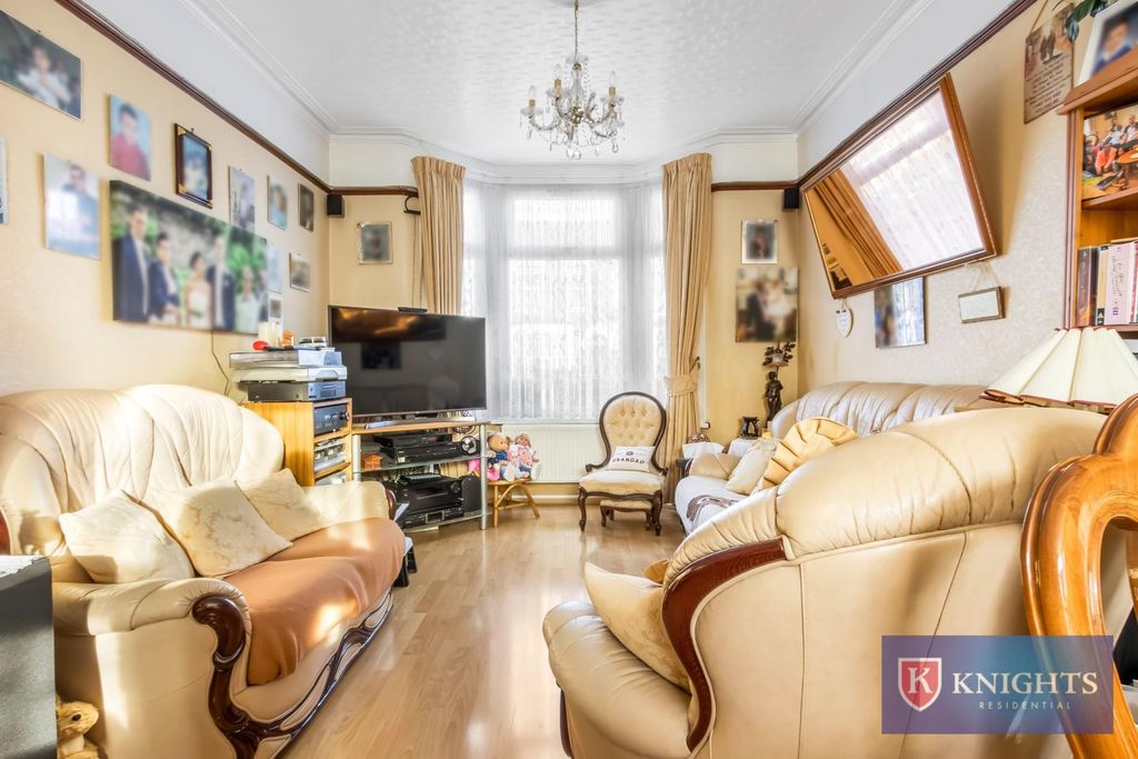 Property photo 3 of 18