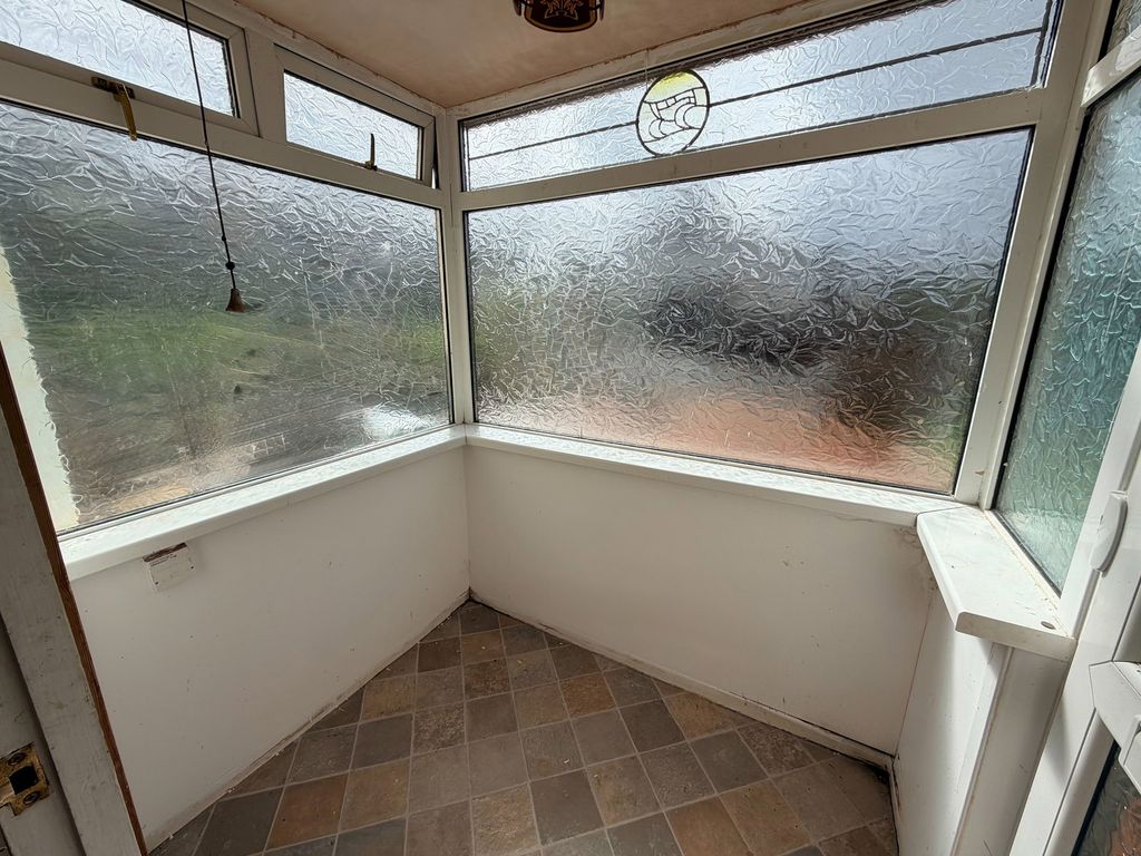 Property photo 2 of 31