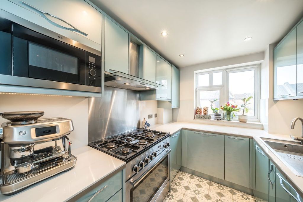 Property photo 3 of 9