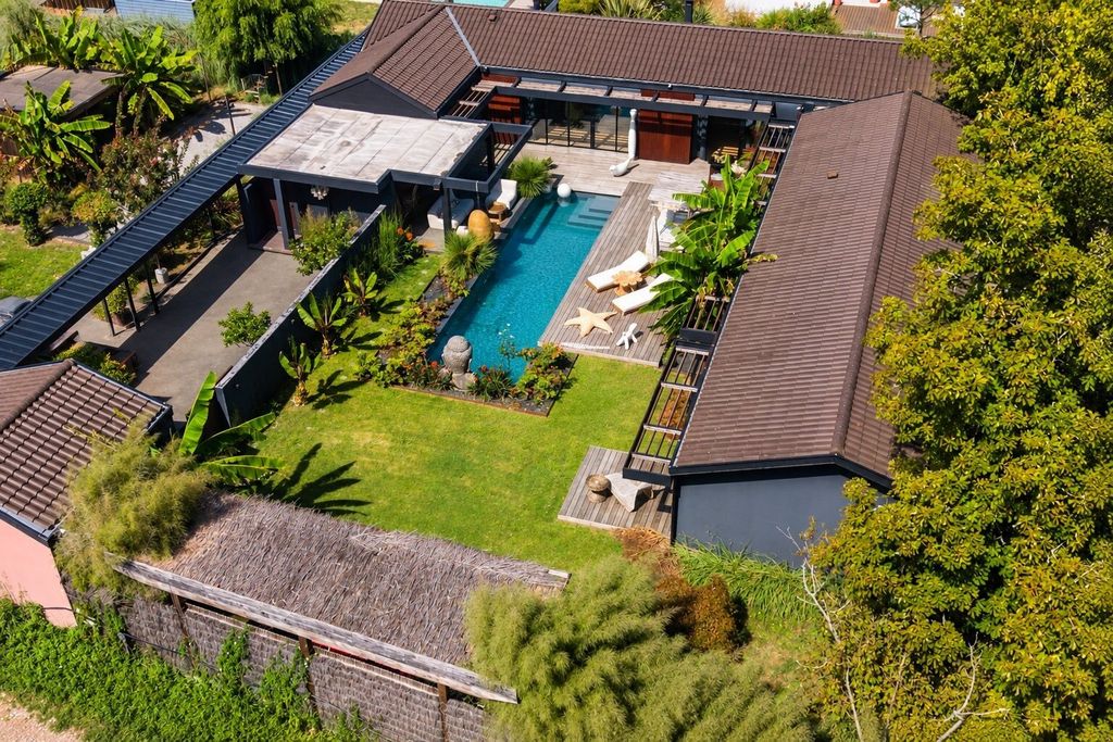 Property photo 1 of 16 Villa Sidemen
