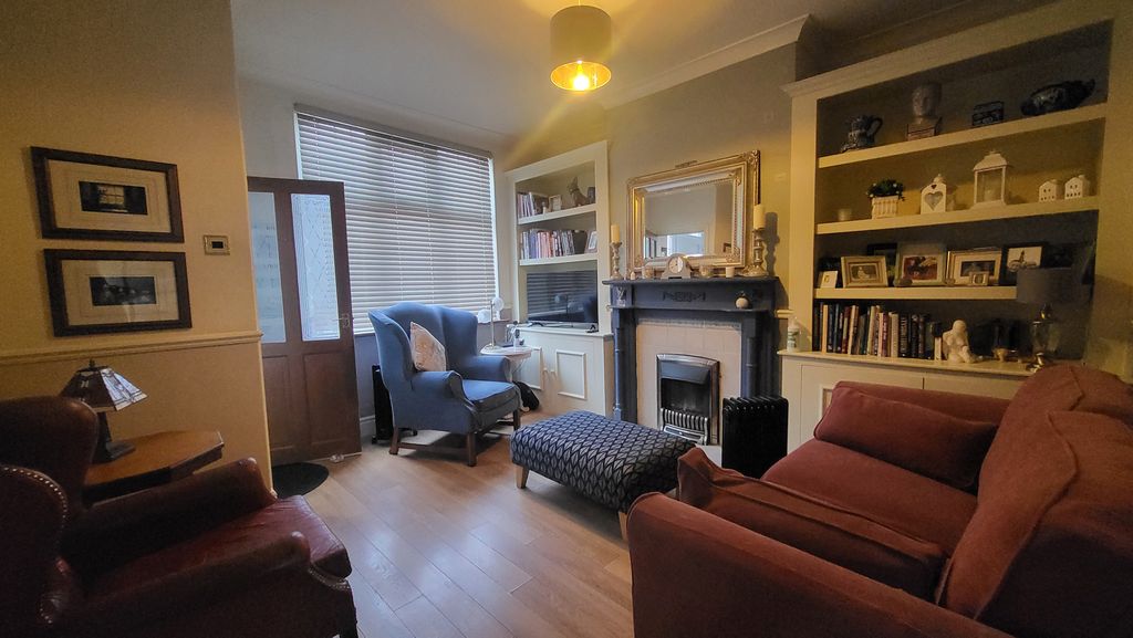 Property photo 3 of 12