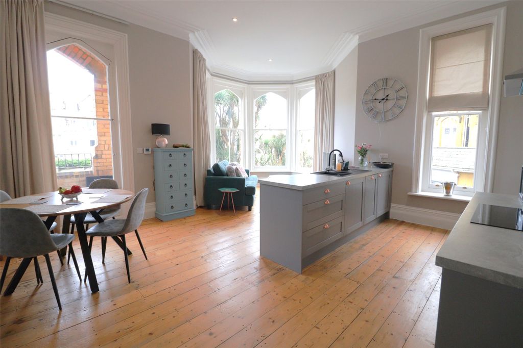 Property photo 2 of 12 2 - Picture No. 17