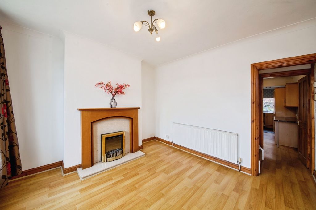 Property photo 3 of 16 Pbox-Img.Jpg